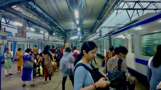 Image 3- AC trains arriving at Bandra station at 6:00 pm by Vidisha Dhar 