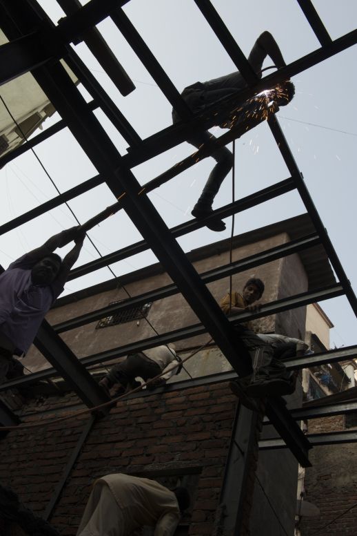 Construction sites in Dharavi. Photo by Julien Gregorio @ URBZ