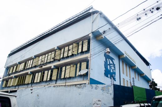 The Simón Bolívar School facade, the pride of all San Blas habitants due to its progressive development. Photograph by Stephani Marcelot.