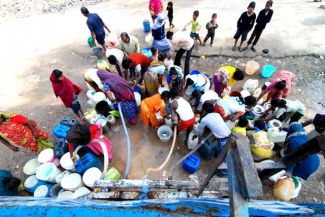 The government is providing water via water tankers since it has not yet been able to implement water pipes. Toilets have been built but they are still not opened. Open drains have been set up but are not connected. The planning of Sawda Ghevra is a total disaster. Photo mHS.