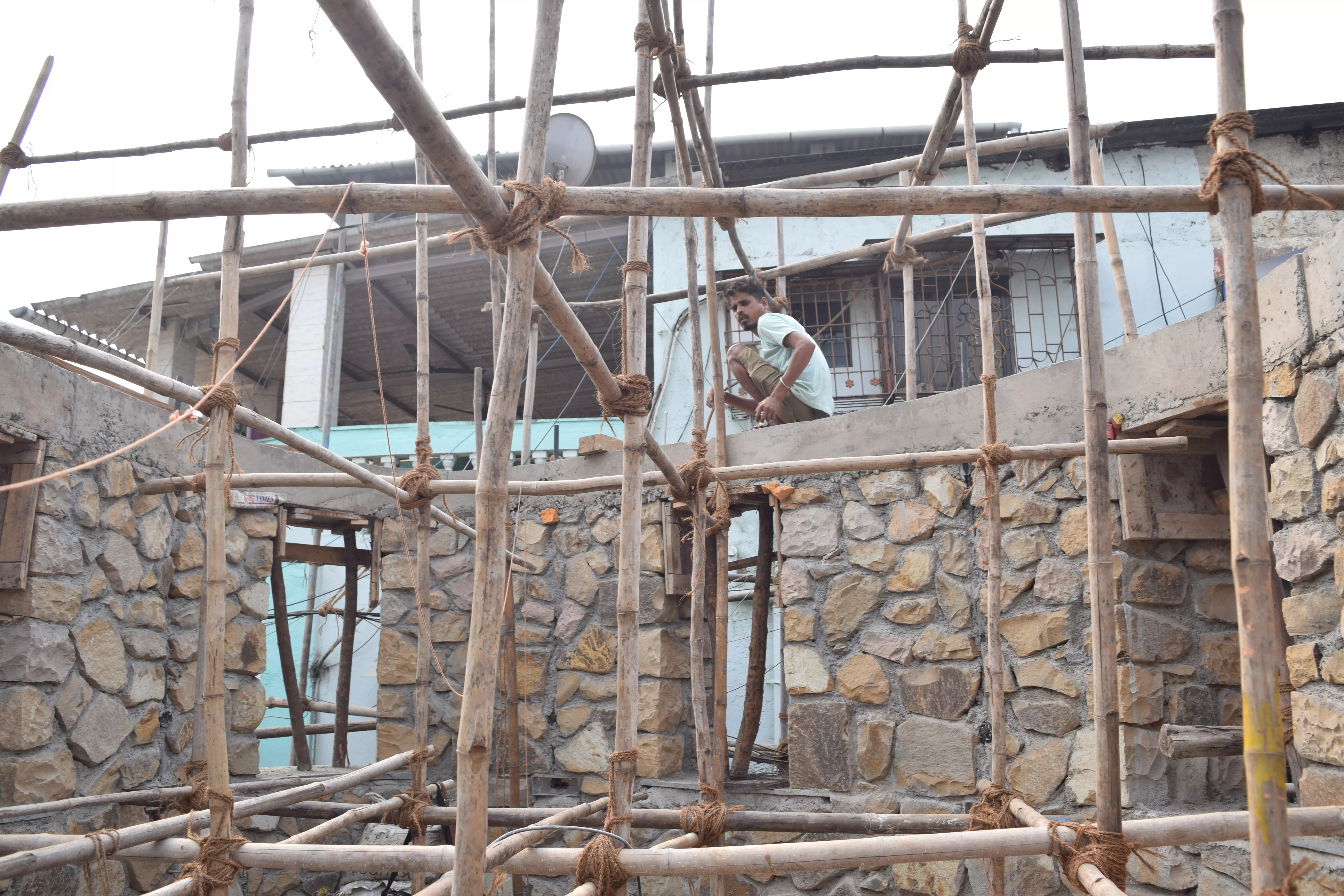 Scaffolding is up to install the roof
