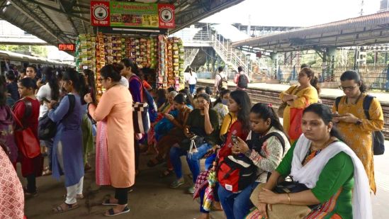 Image 4- Platform space in front of the first class women compartment at Kandivali station at 10:00 am