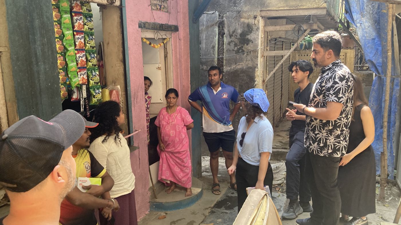 Residents talk to students about drainage issues