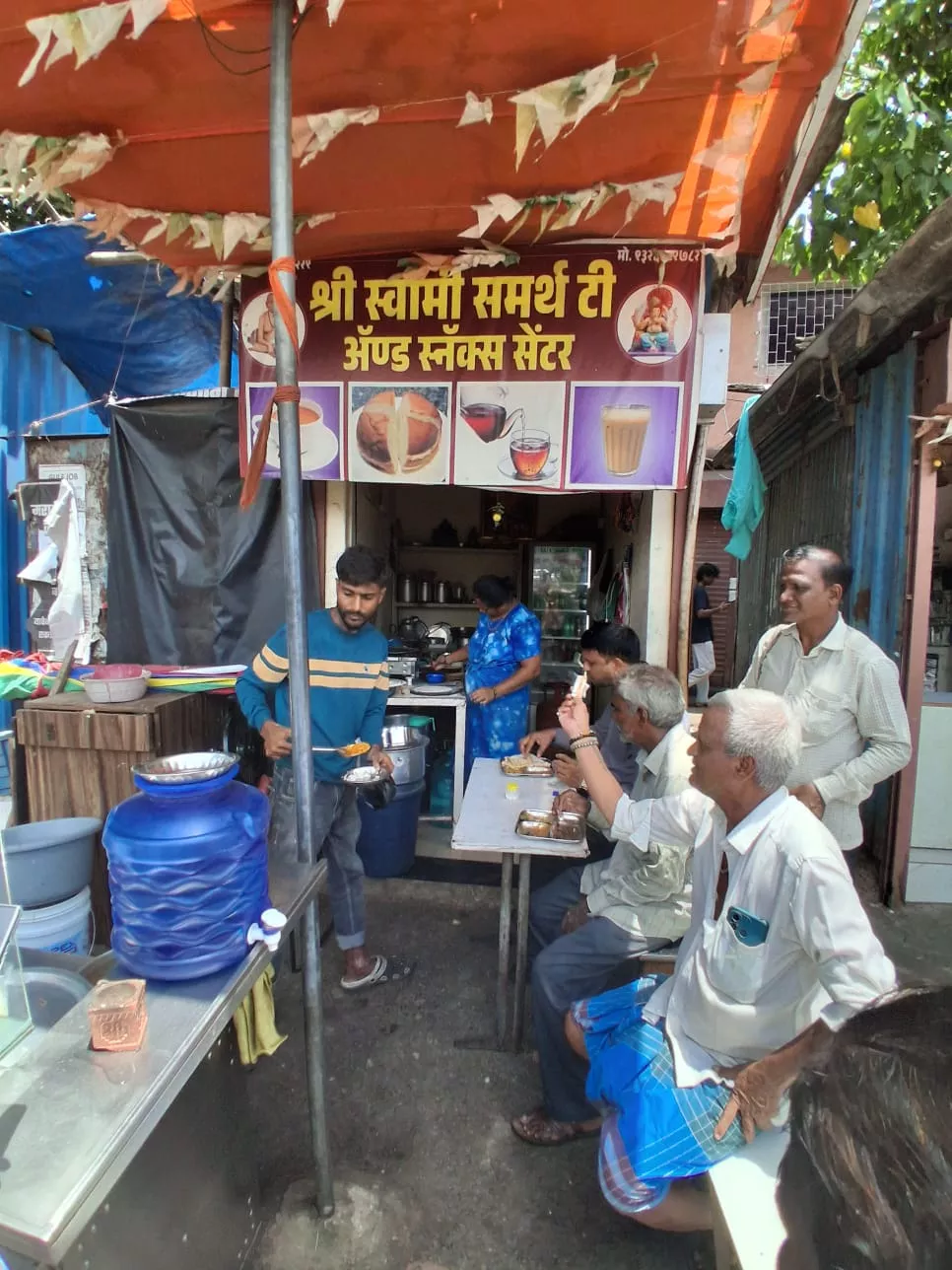 Customers at Jayashree's stall. (Photo Credits: Jayashree)